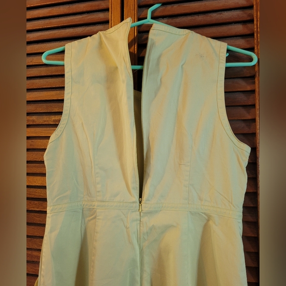 Yellow dress with pockets - Picture 3 of 10